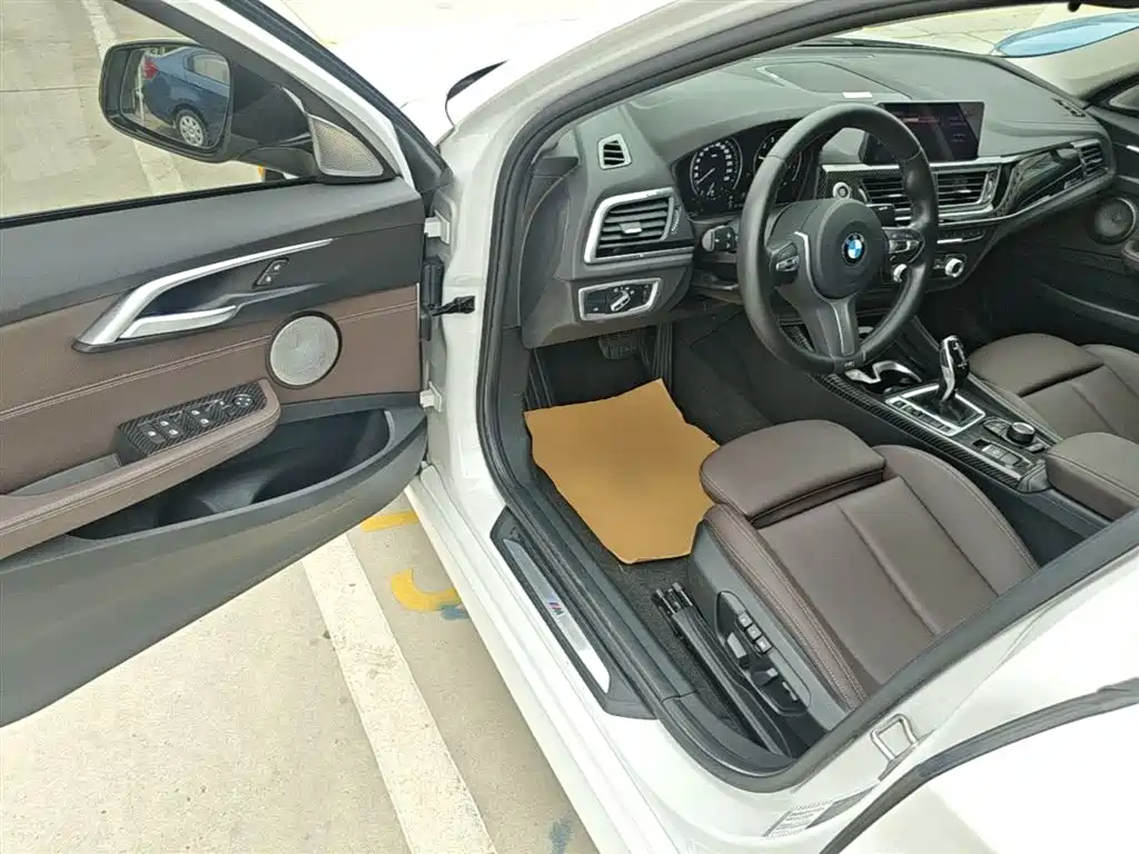 BMW 1 Series 2020 Model 120i M Sport Package фото 15