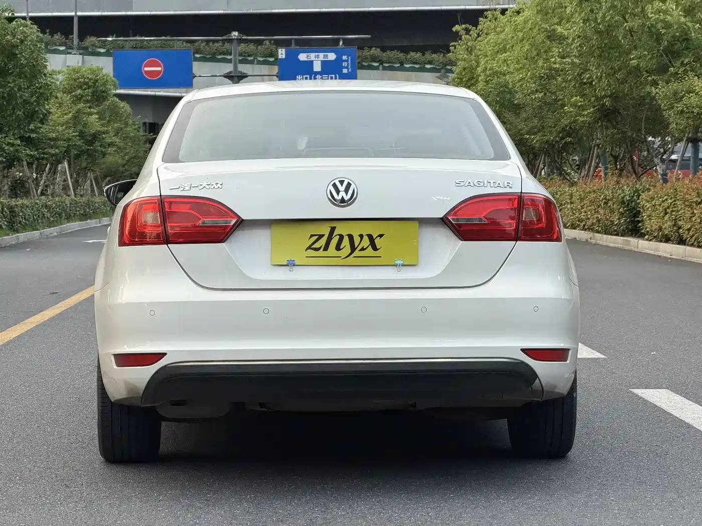 Volkswagen Sagitar 2014 Facelift 1.6L Automatic Comfort фото 6