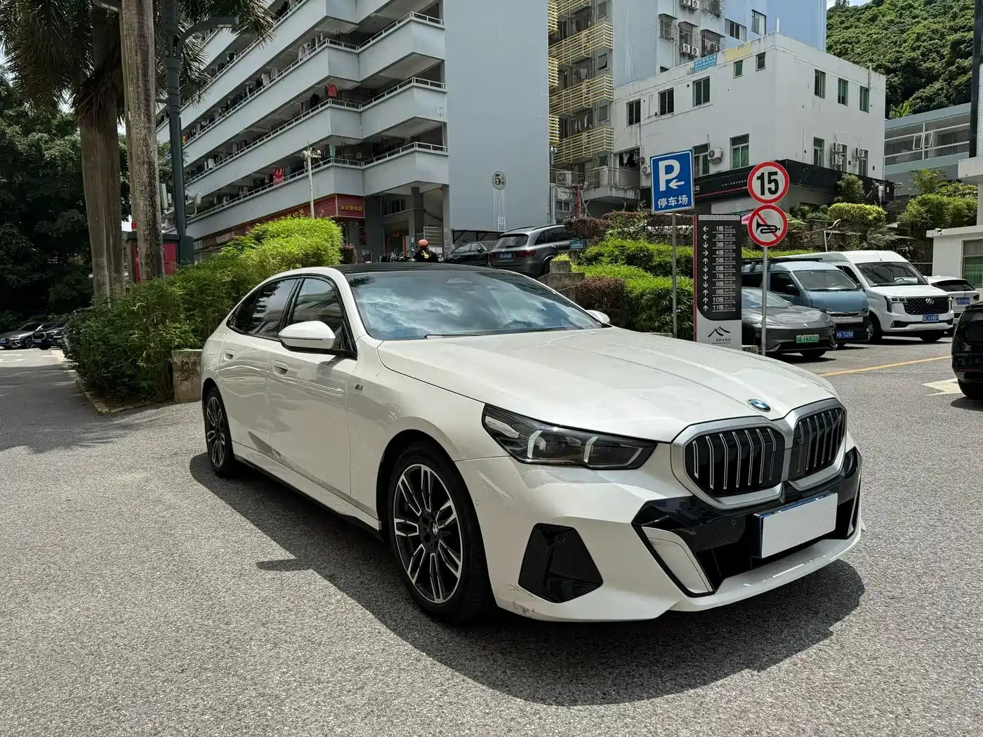 BMW 5-SERIES