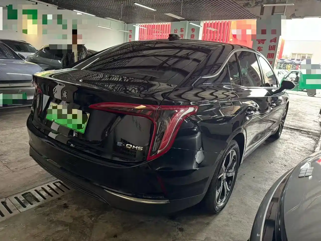 Hongqi E-QM5 2023 Basic Travel Edition фото 12