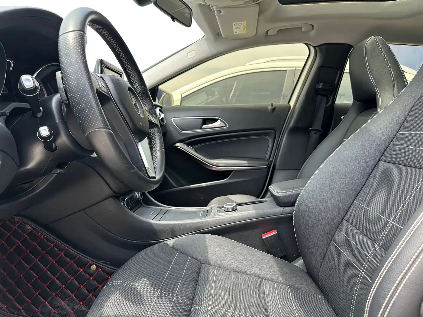 Mercedes-Benz GLA (Import) 2015 GLA 200 фото 7