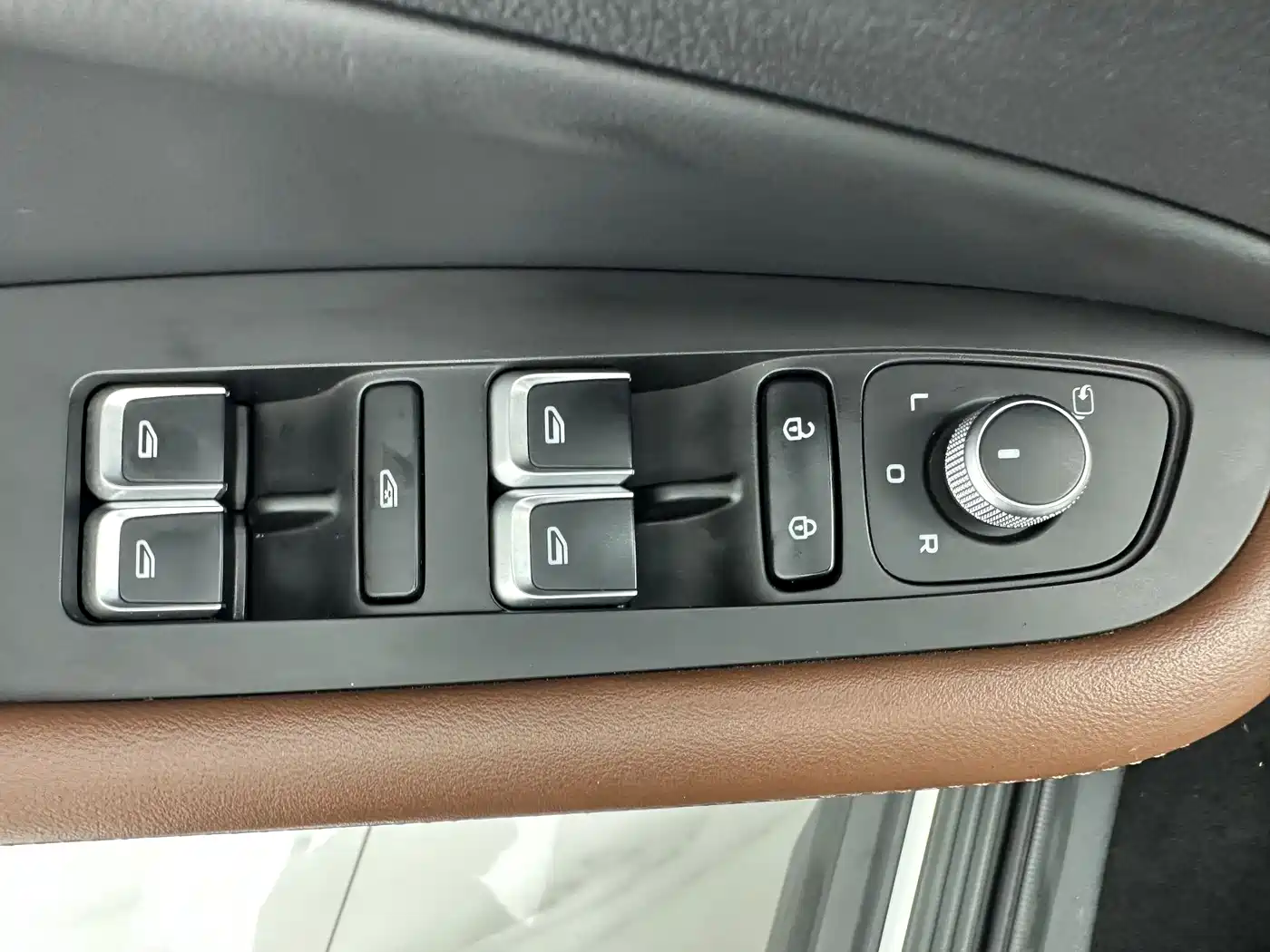 Geely Emgrand X6 2023 2021 Model PRO 1.4T Automatic Premium