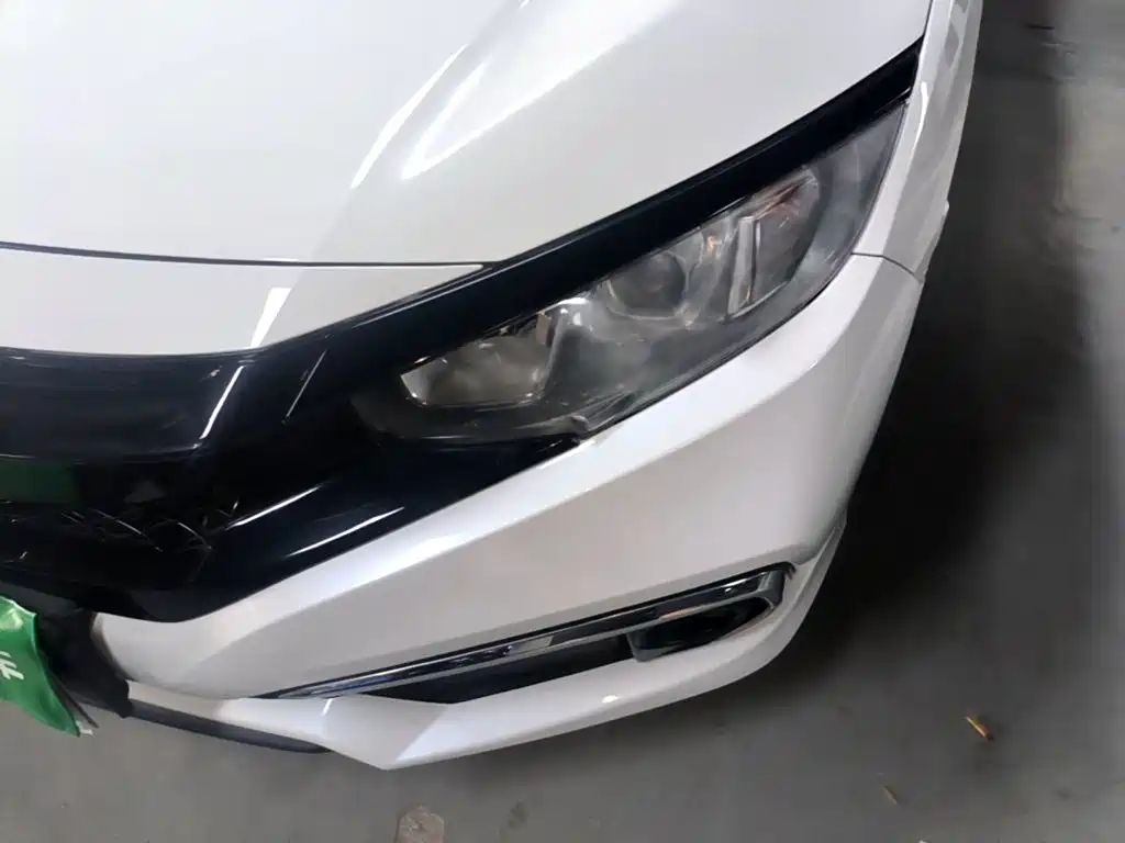 Фото 24 - Honda Civic
