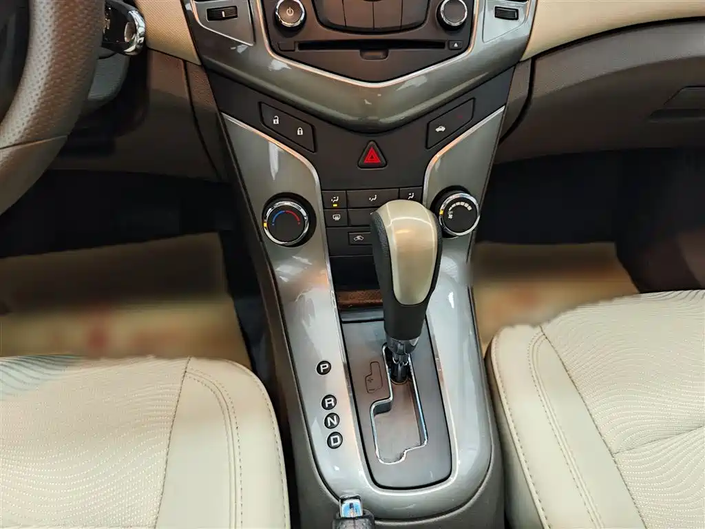 Chevrolet Cruze 2015 1.5L Classic SE AT фото 7