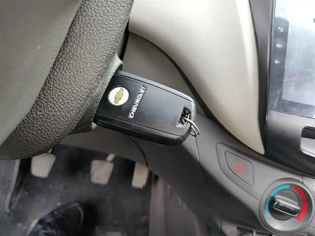 Chevrolet Sail 2015 Sail 3 1.5L Manual Ideal Sunroof Edition фото 9