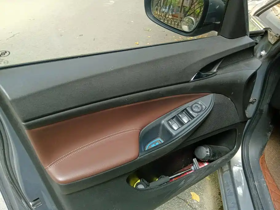 Buick GL6 2018 2019 Model 18T 6-Seater Connected Luxury Version China V