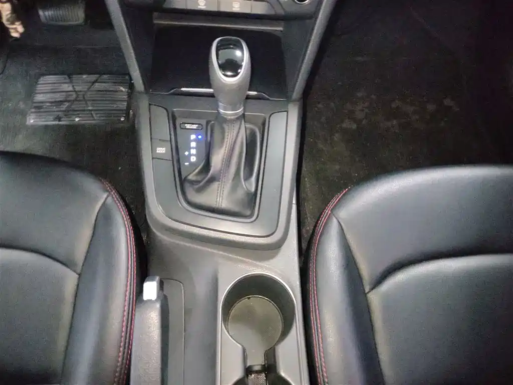 Hyundai Elantra 2016 1.4T DCT Dynamic·Vitality фото 10
