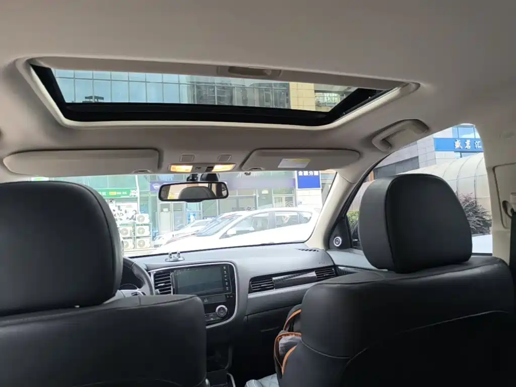 Mitsubishi Outlander 2023 2021 2.4L 4WD Yaodong Edition 5-seater