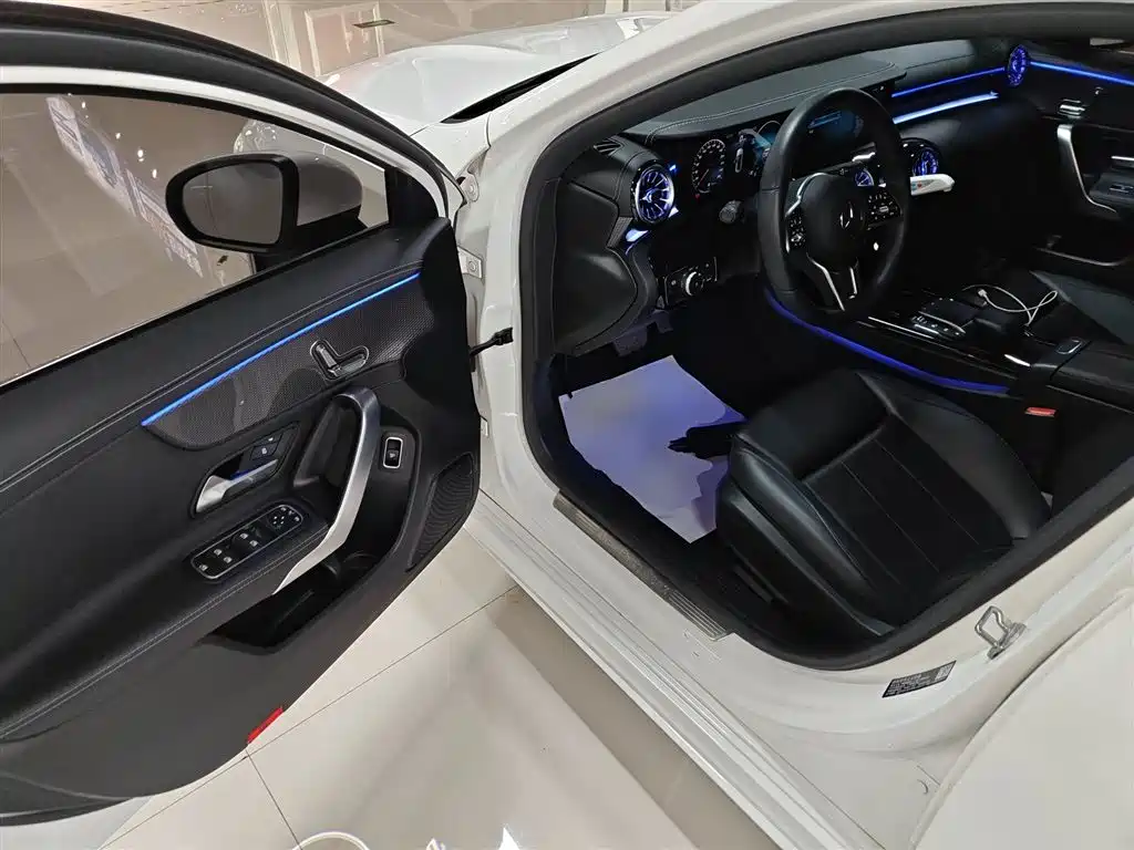 Mercedes-Benz A-Class 2020 A 200 L Sport Sedan фото 16