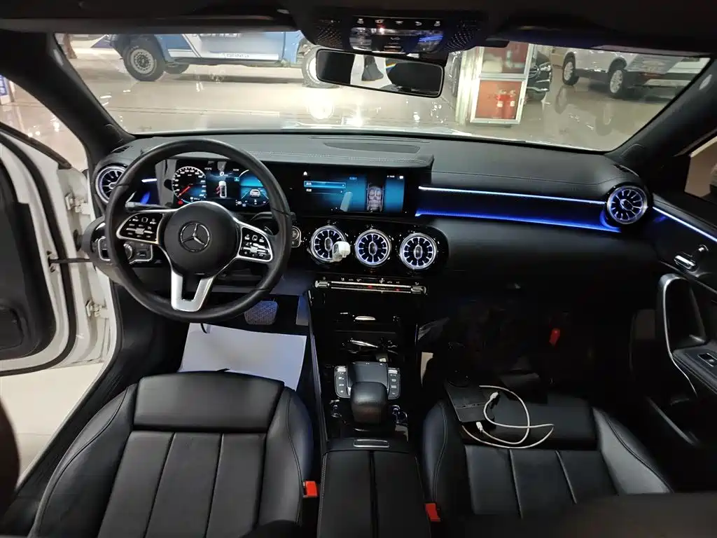 Mercedes-Benz A-Class 2020 A 200 L Sport Sedan фото 10
