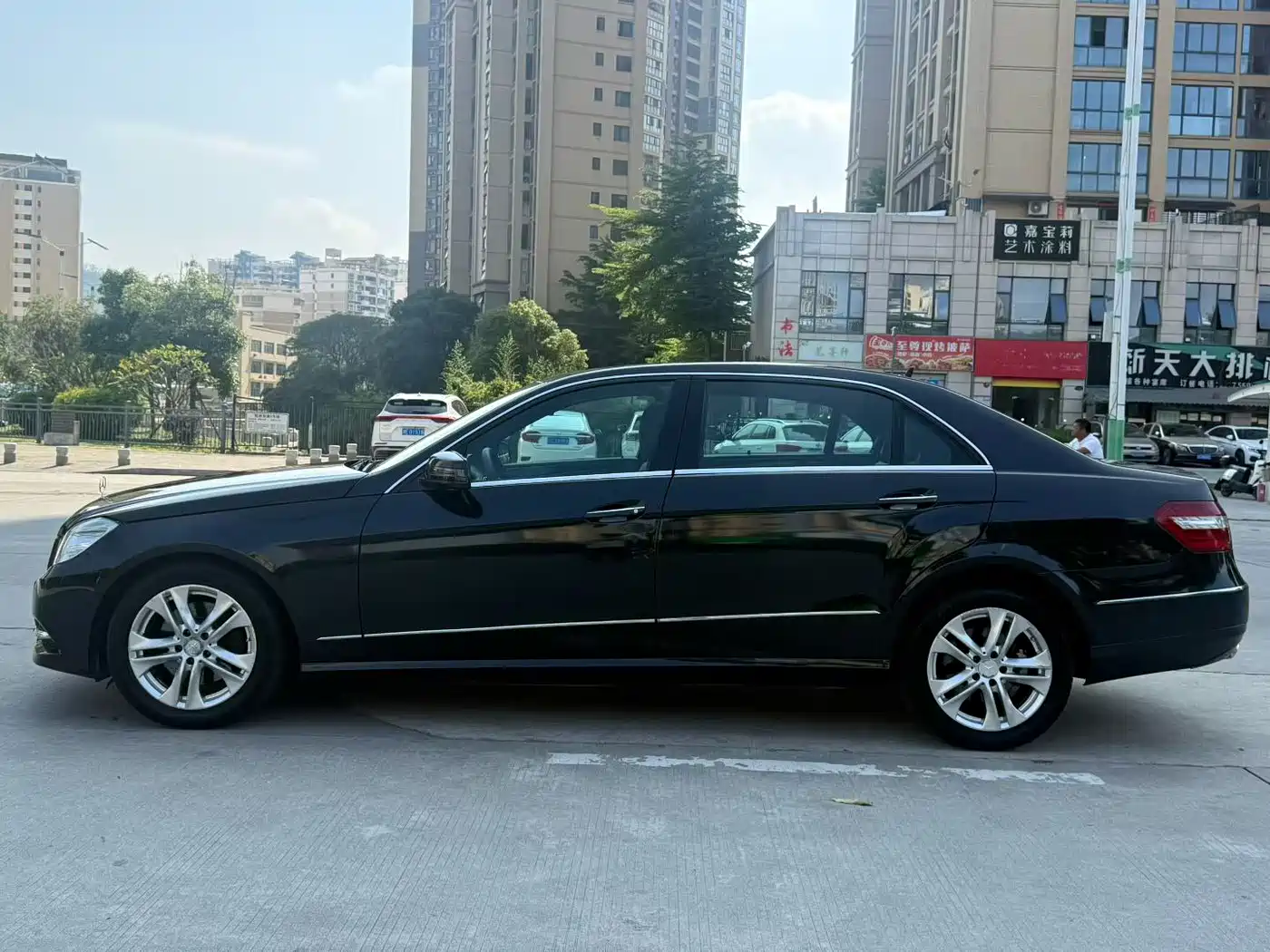 Mercedes-Benz E-Class 2012 E 300 L Elegance Model фото 5