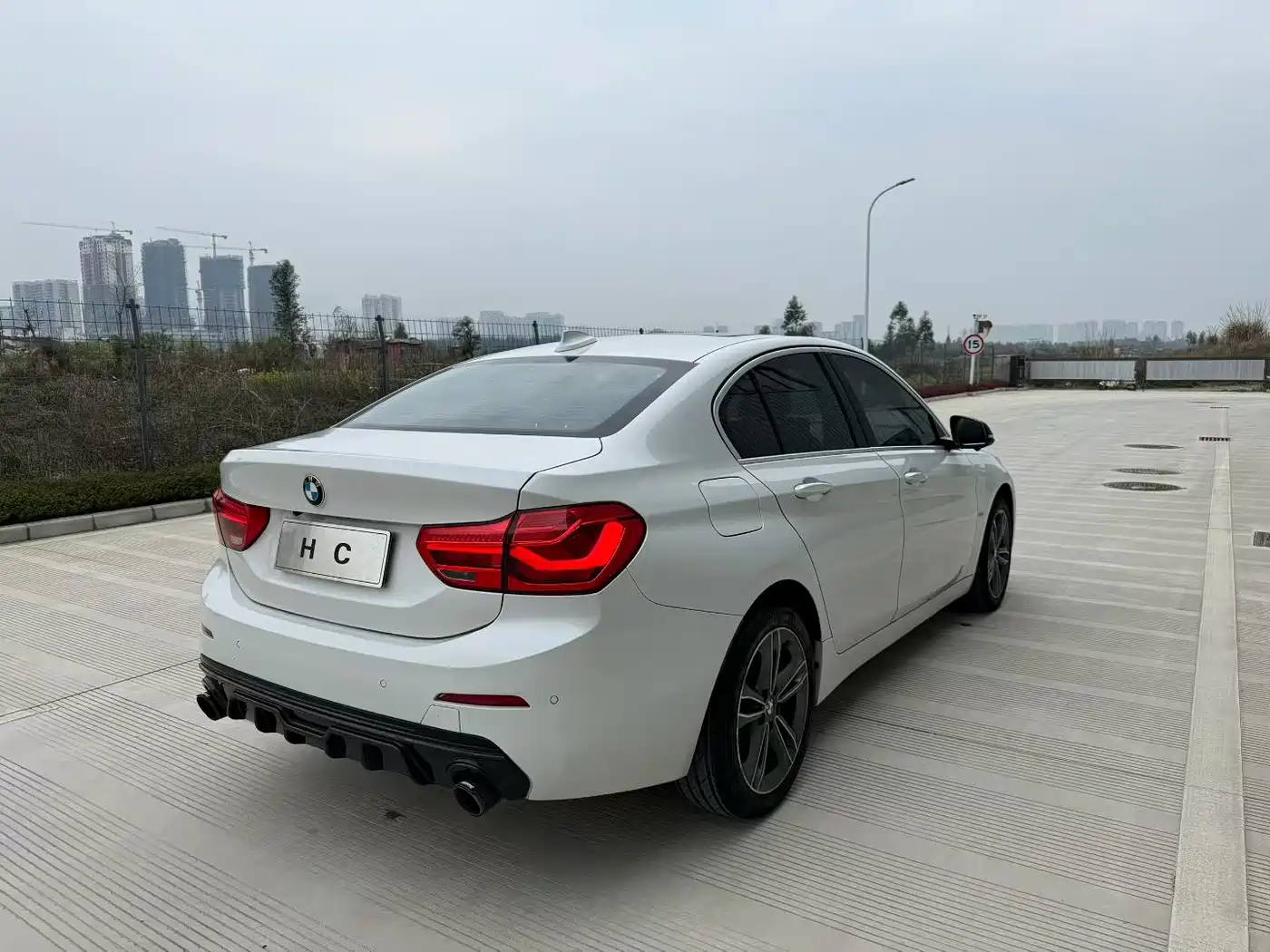 BMW 1 Series 2017 118i Sport фото 5