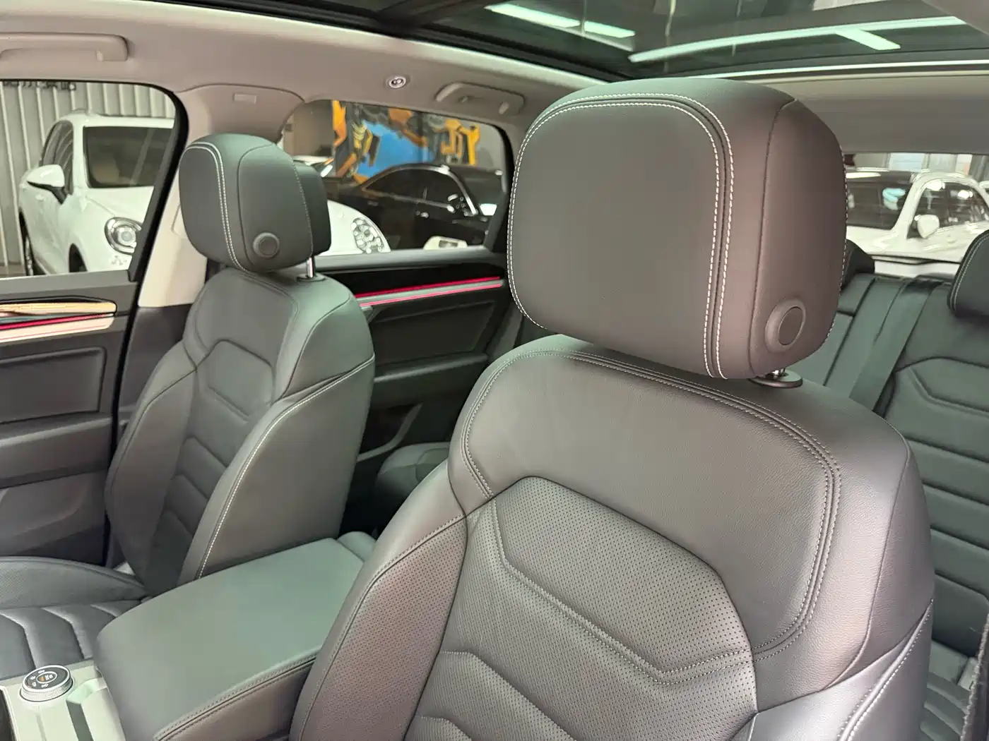 Volkswagen Touareg 2019 2.0TSI Sharp Wing Edition China VI фото 11