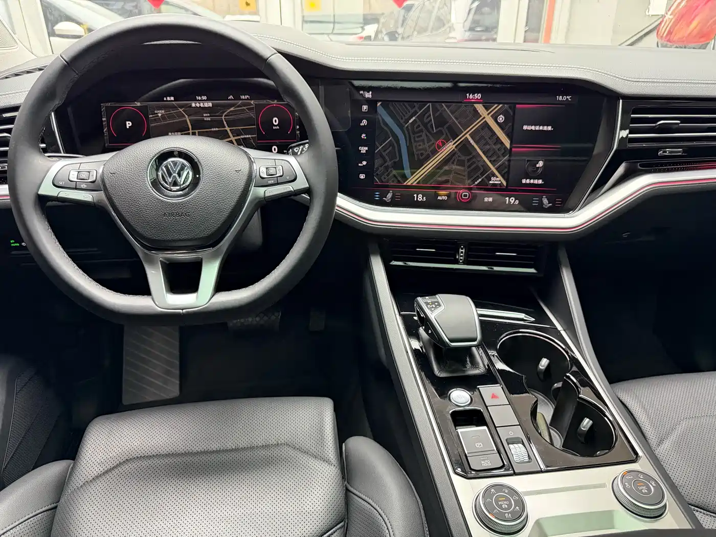 Volkswagen Touareg 2019 2.0TSI Sharp Wing Edition China VI фото 20