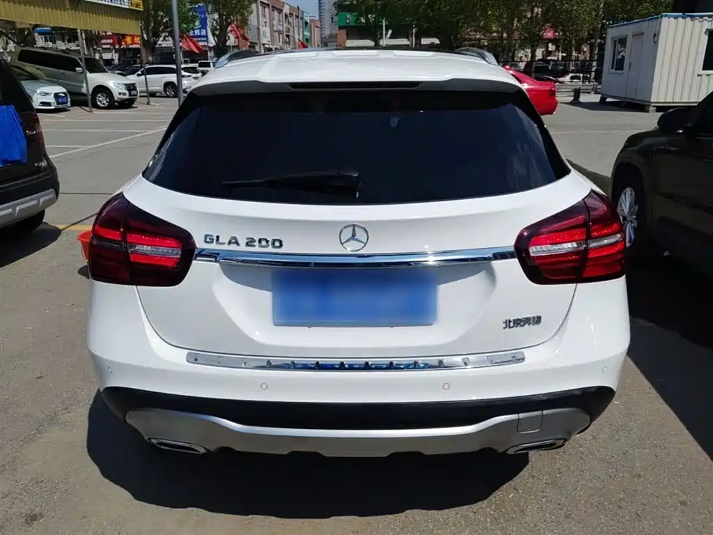 Mercedes-Benz GLA 2017 GLA 200 Dynamic фото 6