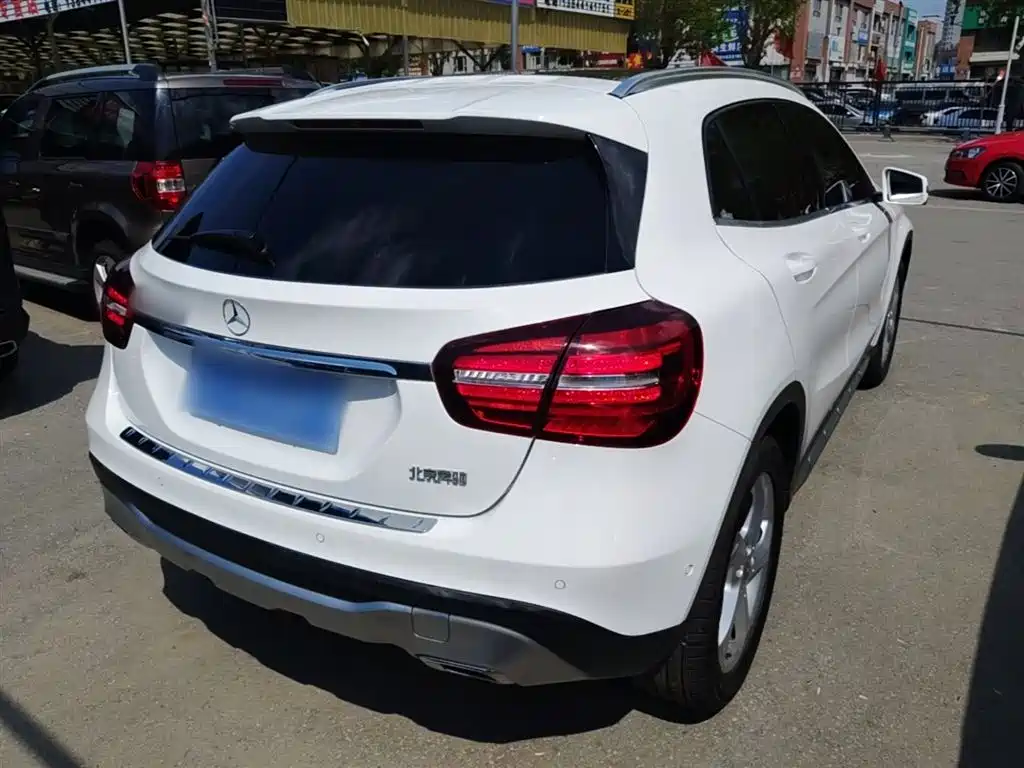 Mercedes-Benz GLA 2017 GLA 200 Dynamic фото 7