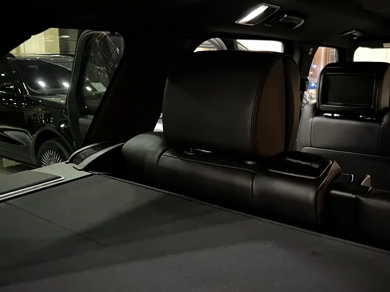 Photo 14 - Land Rover Range Rover