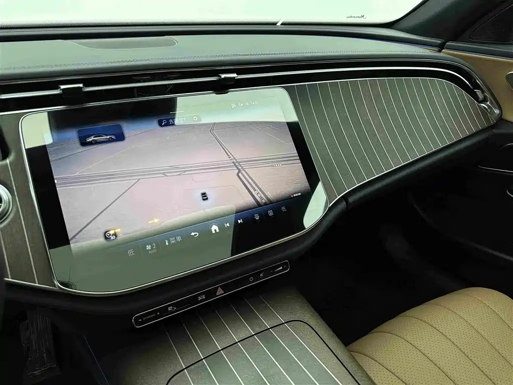 Mercedes-Benz E-Class, миниатюра 13