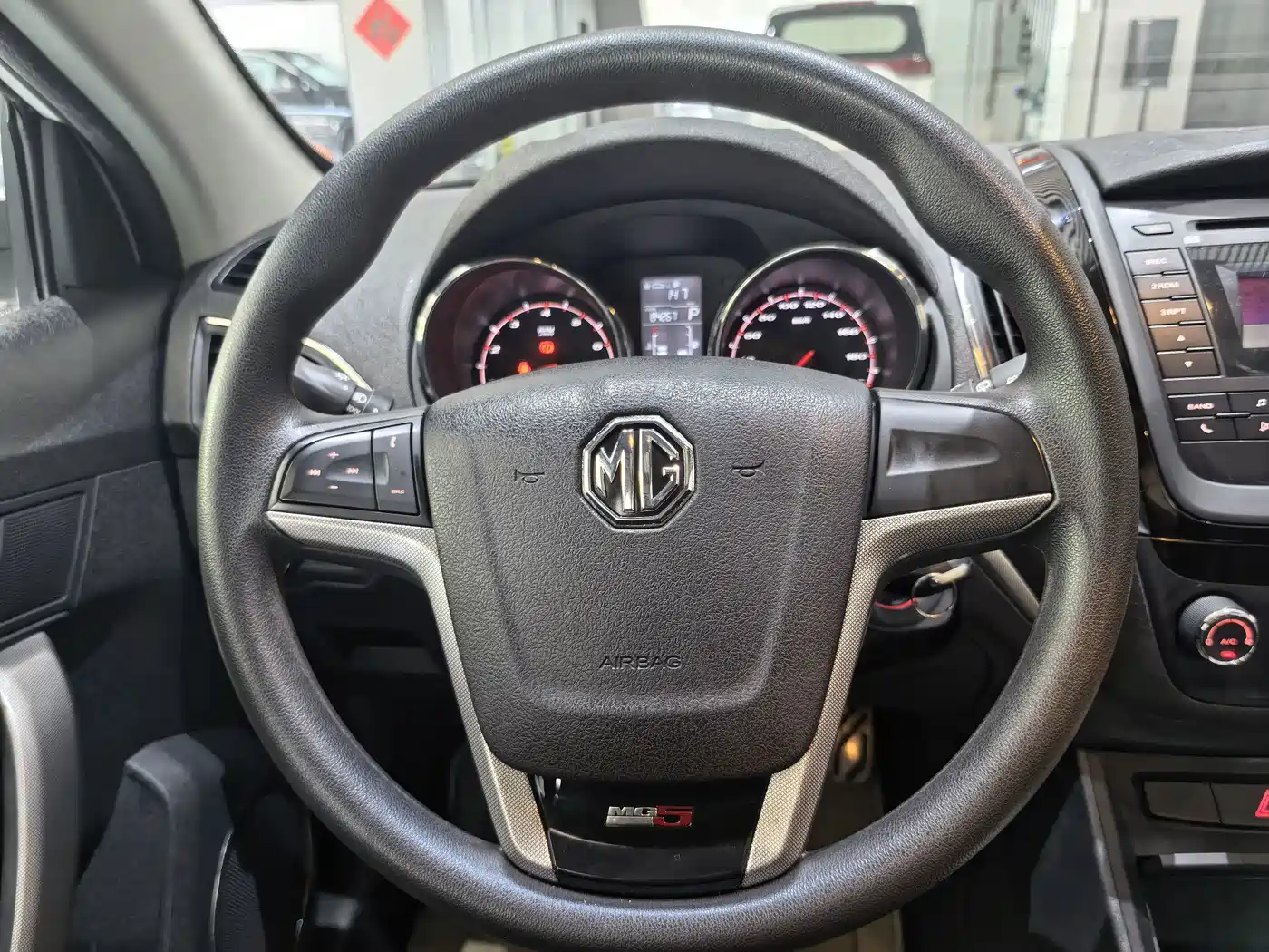 MG MG5 2013 2012 1.5L Automatic Luxury Edition