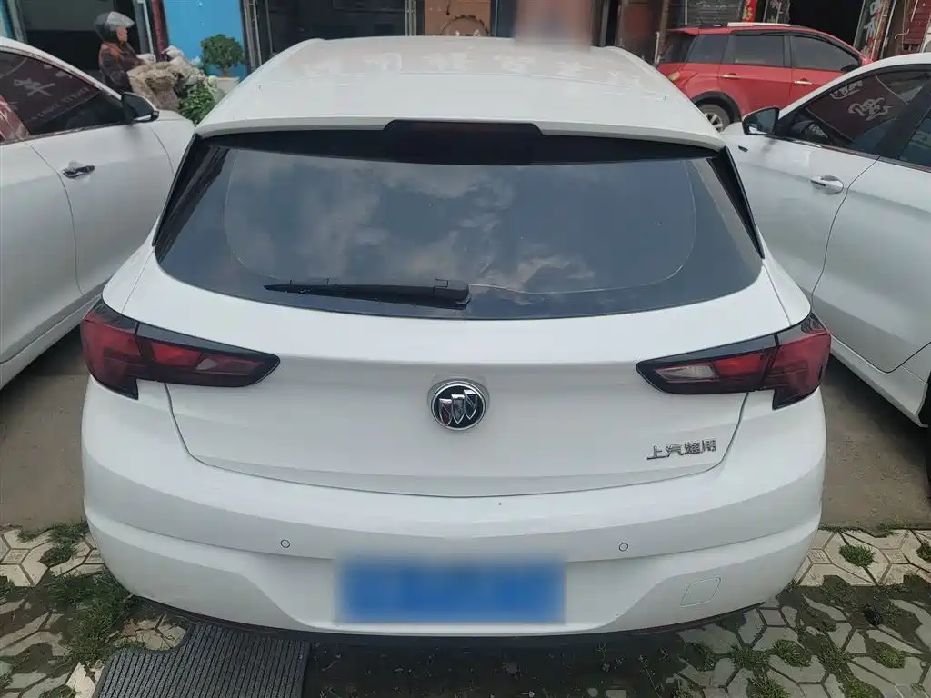 Buick Verano 2018 Hatchback 15S Automatic Progressive фото 6