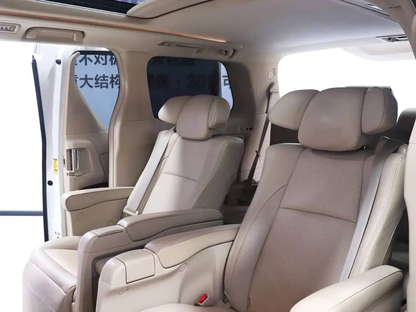 Toyota Alphard 2011 3.5L Luxury Edition фото 8
