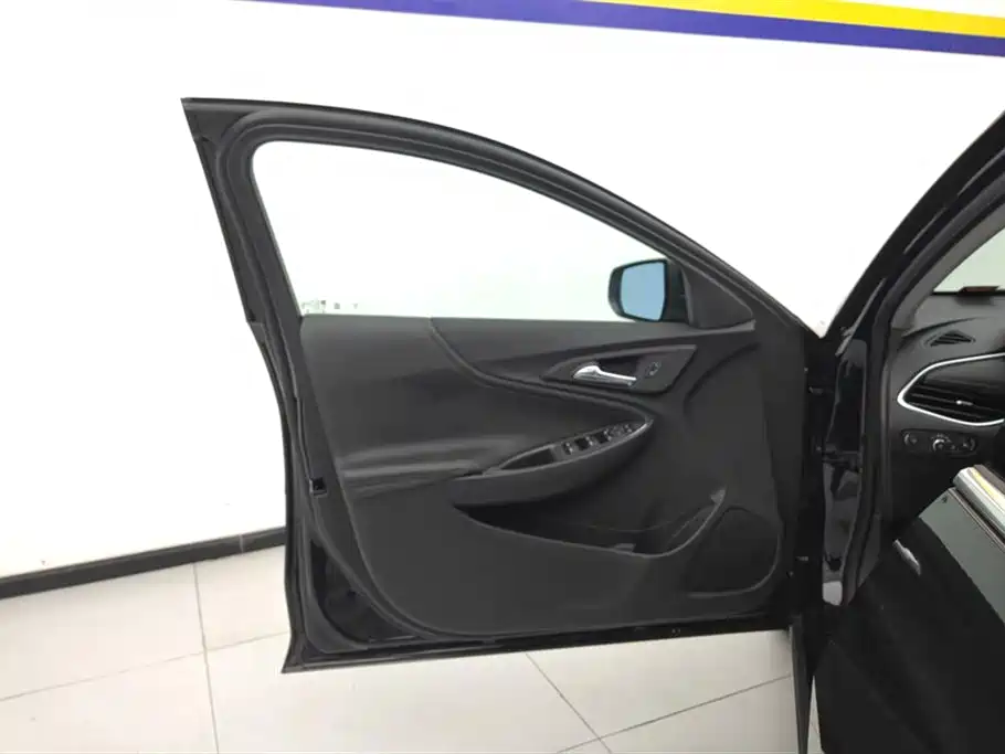Chevrolet Malibu XL 2023 1.5T RS Edition фото 7