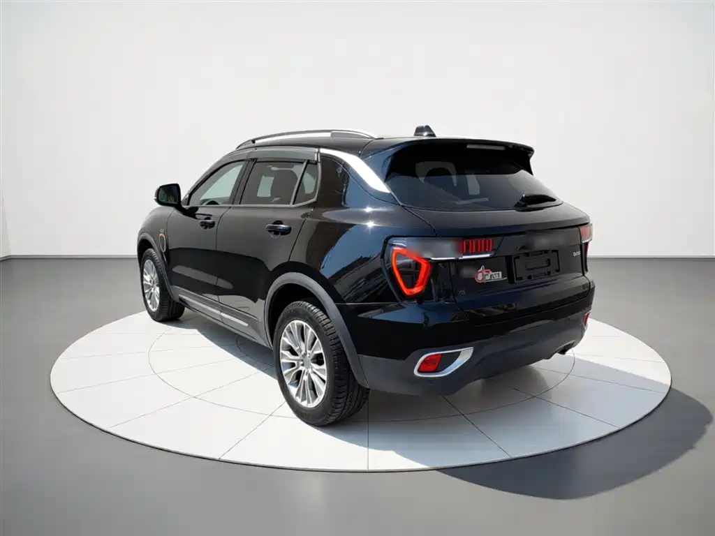 Lynk & Co 01 2017 2.0T 2WD фото 5