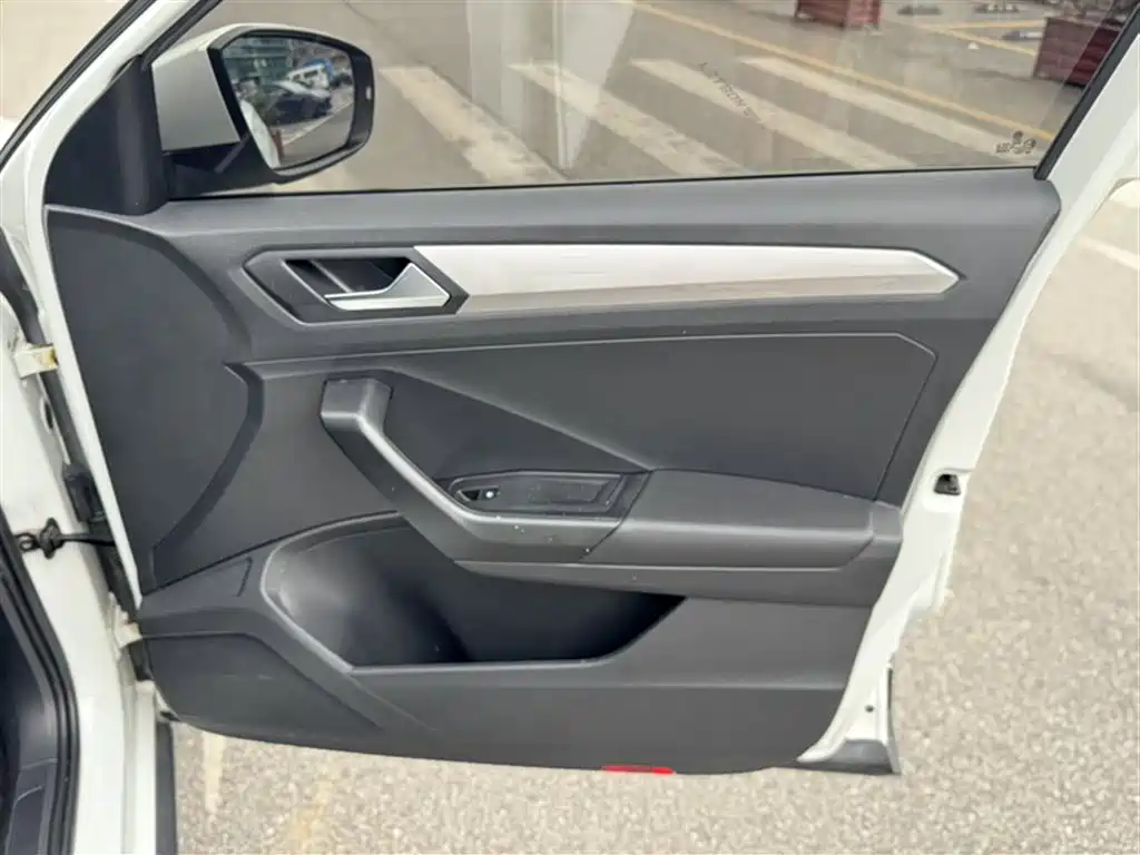 Volkswagen T-ROC 2021 Facelift 280TSI DSG 2WD Elite Smart Connect Edition фото 17