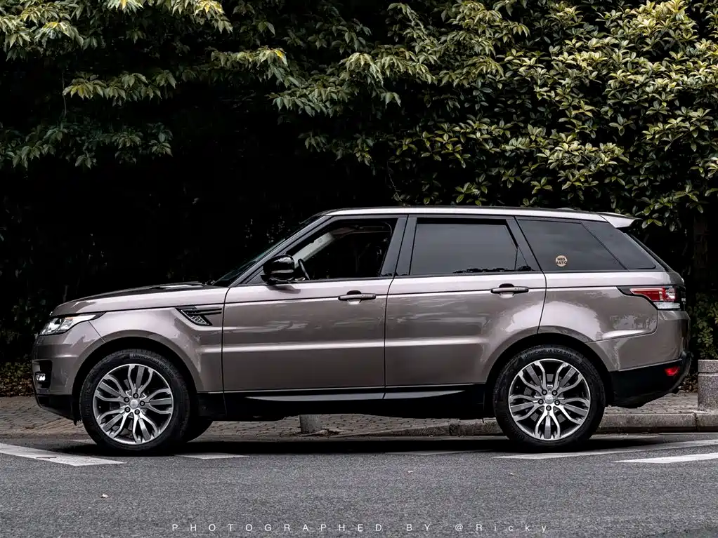 Land Rover Range Rover Sport 2015 3.0 SDV6 HSE DYNAMIC фото 2