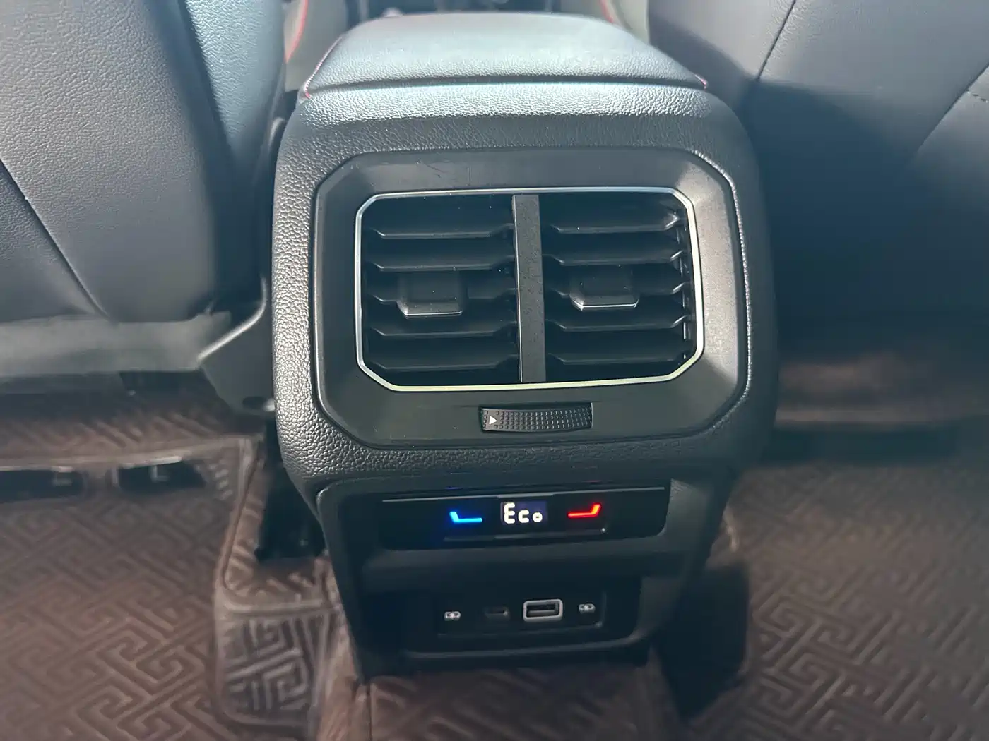 Volkswagen Tiguan L PHEV 2022 430PHEV Plug-in Hybrid Premium фото 7