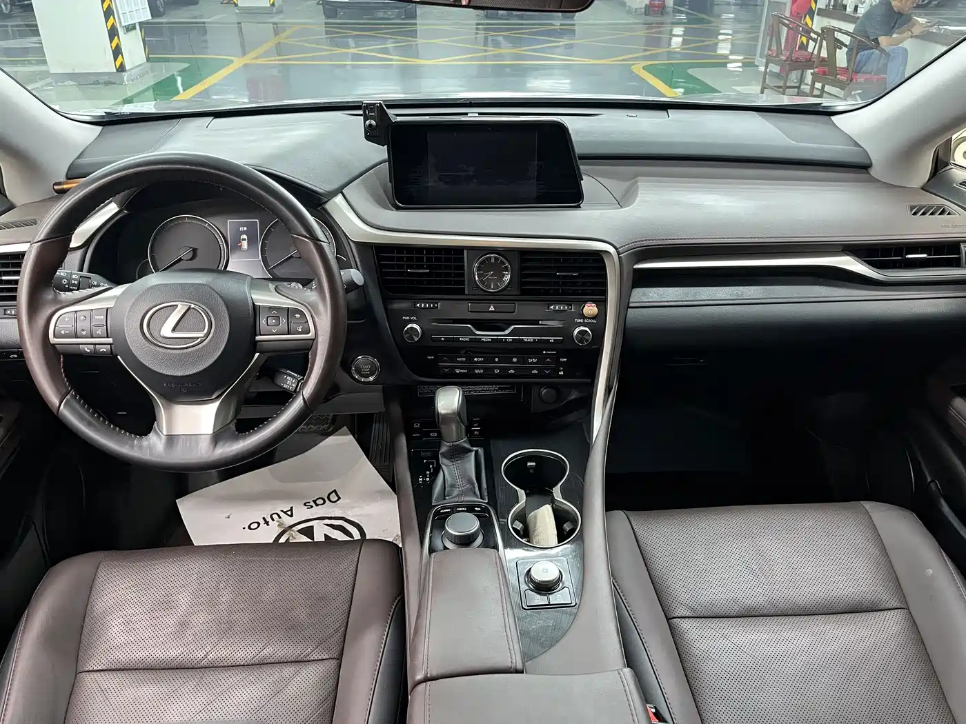 Фото 8 - Lexus RX