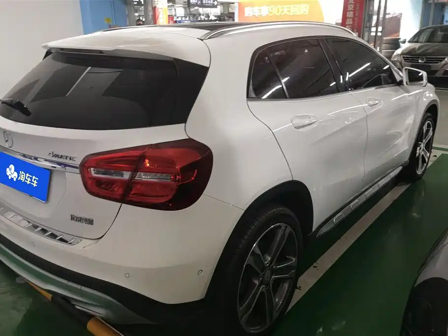 Mercedes-Benz GLA 2017 GLA 220 4MATIC Luxury фото 3