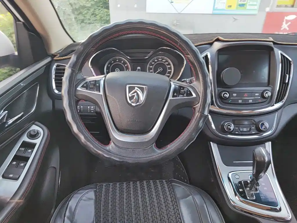 Baojun 560 2017 2016 1.8L iAMT Luxury
