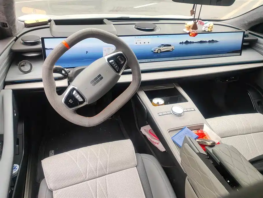 GEELY GALAXY GALAXY E8