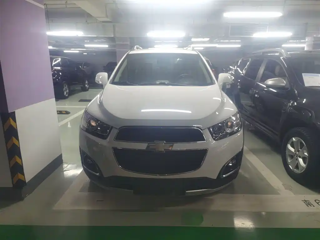 Chevrolet Captiva 2015 2.4L 2WD Urban Edition 5-seater фото 3