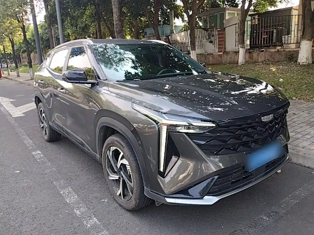 Фото 4 - Geely Atlas