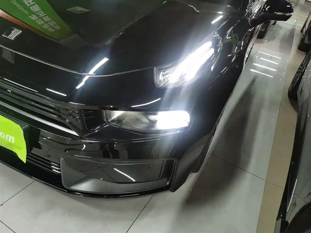Lynk & Co 03 2022 03+ 2.0TD Auto Wind Rider Edition фото 18
