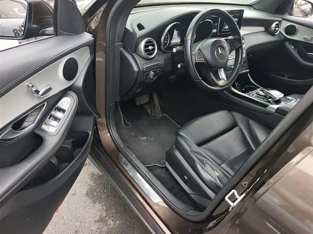 Mercedes-Benz GLC 2016 GLC 200 4MATIC фото 16