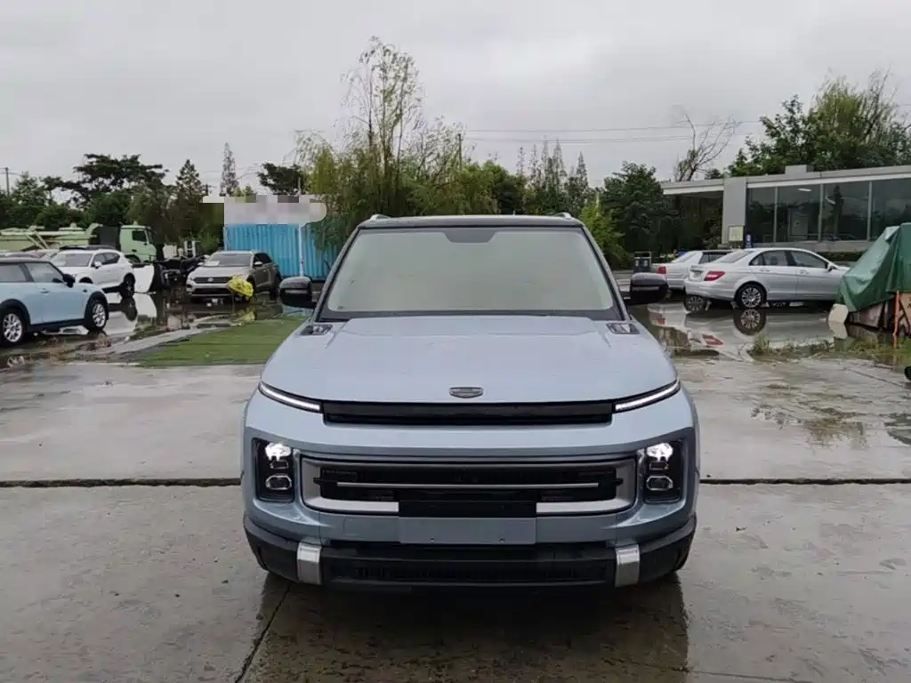 Фото 3 - Geely ICON