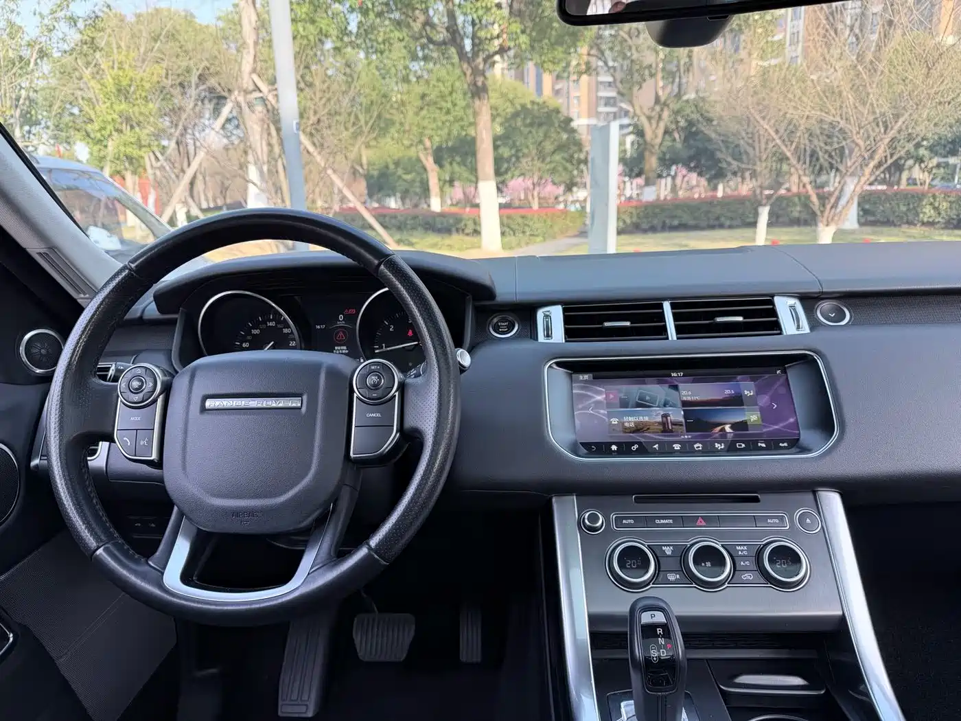 Land Rover Range Rover Sport 2016 Model 2.0 GTDi HSE фото 6