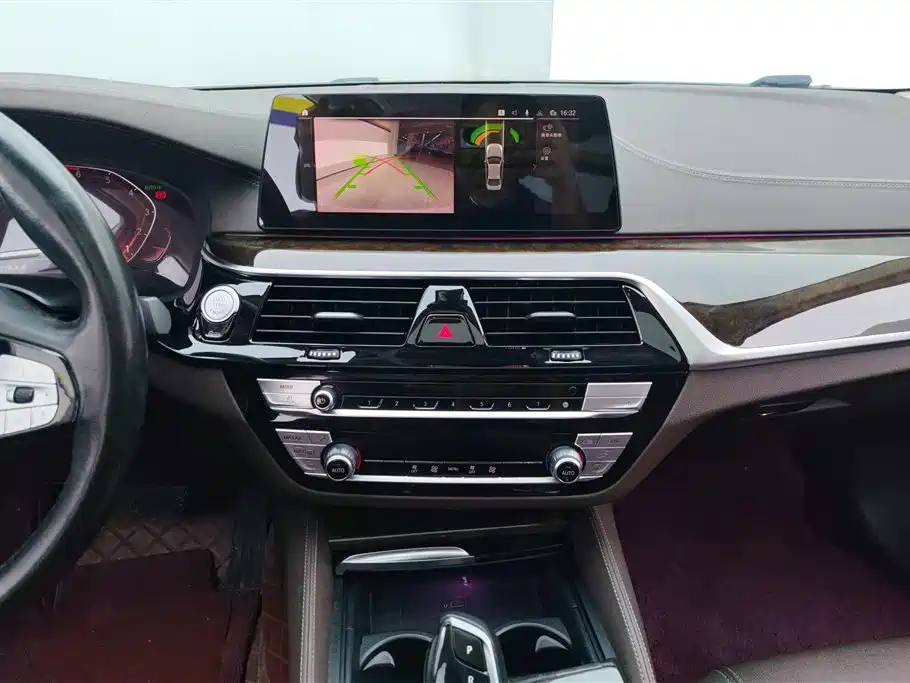 BMW 5 Series 2020 525Li Luxury Package фото 13