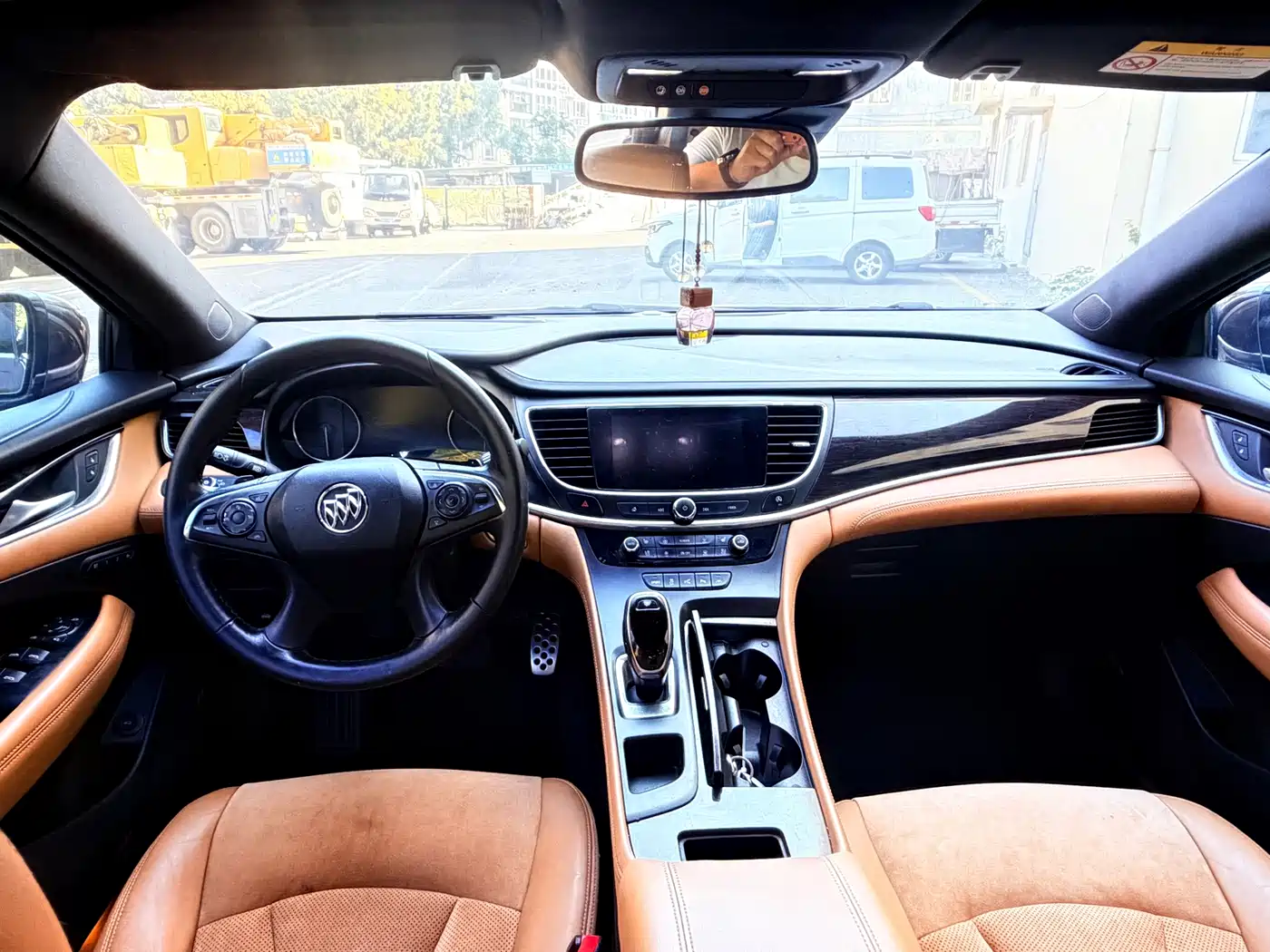 Photo 9 - Buick LaCrosse