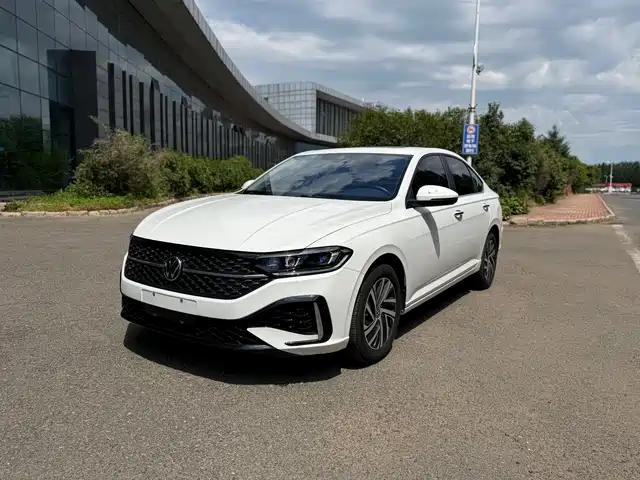 Volkswagen Lavida 2024 Model 1.5L Automatic Starlight 5 Million Edition — фото 1