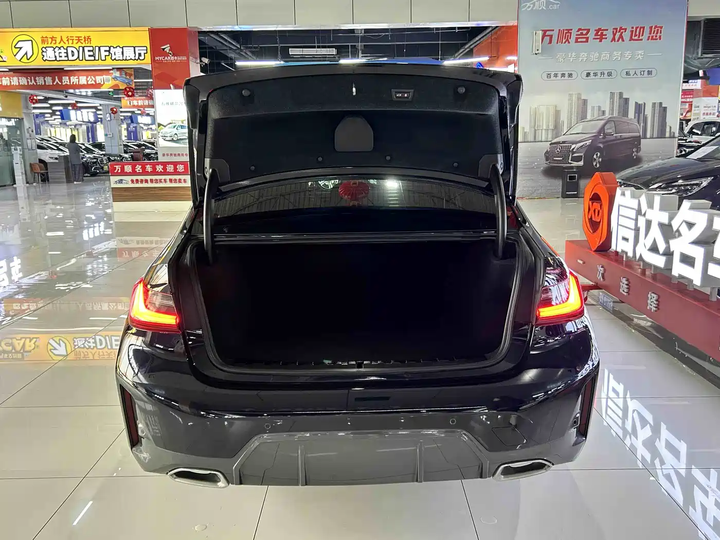 BMW 3 Series 2023 325Li M Sport Package фото 18