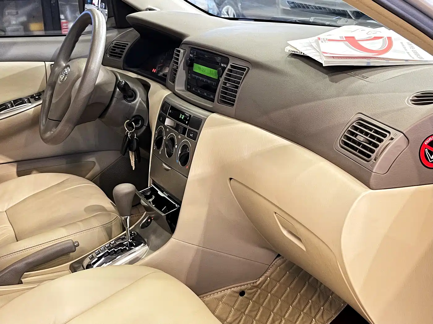 Toyota Corolla 2011 1.6L Automatic Luxury Edition фото 13