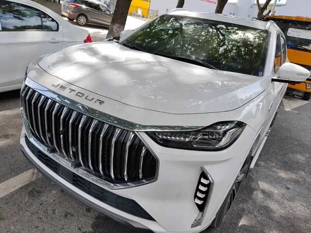 Jetour X70 PLUS 2023 1.6T DCT Champion PRO 7-seater