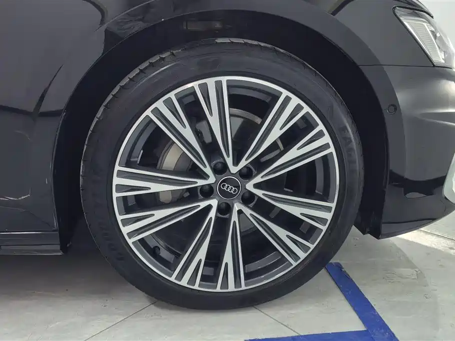 Audi A6L 2025 45 TFSI quattro Premium Sport фото 6