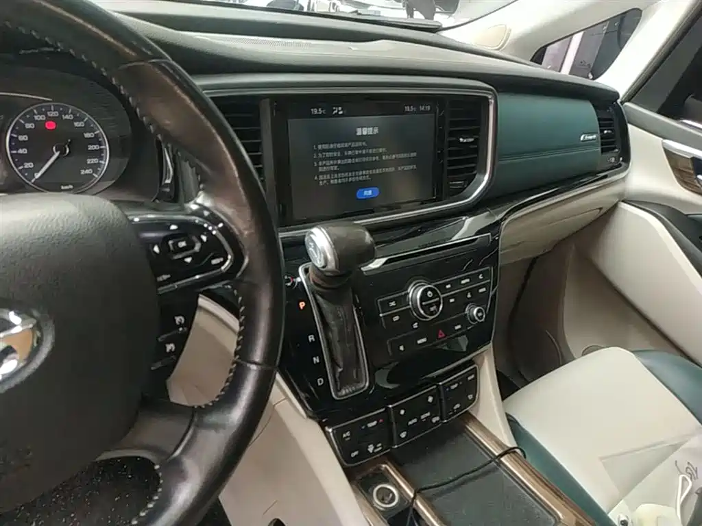 GAC Trumpchi Trumpchi M8 2018 320T Premium Edition фото 13