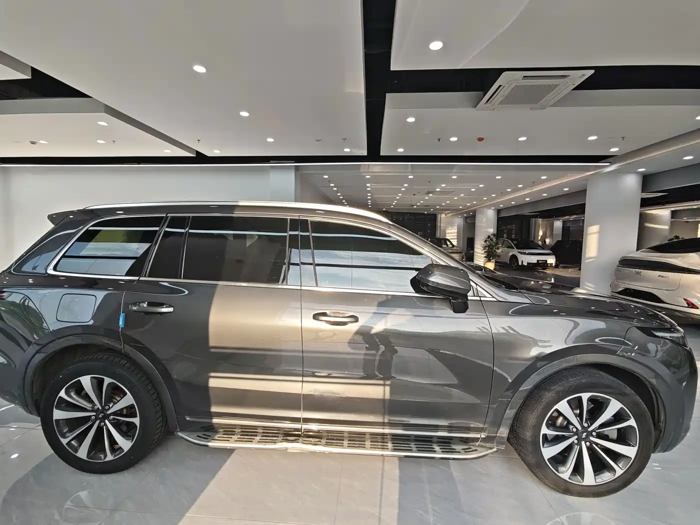 Фото 3 - Li Auto Li ONE