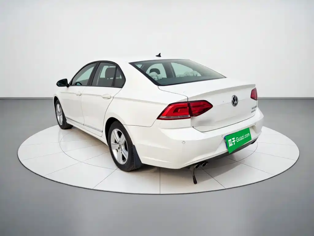 Photo 4 - Volkswagen Lamando